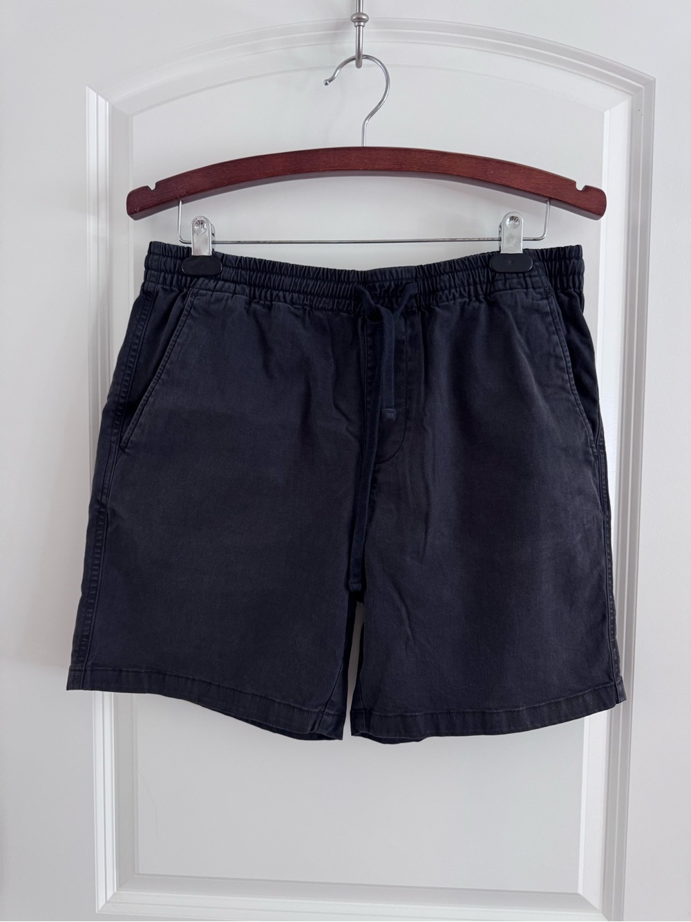 Todd Snyder Black Elastic-Waist Drawstring Shorts size medium